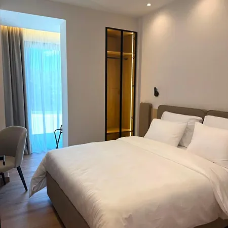 Leone Hotel